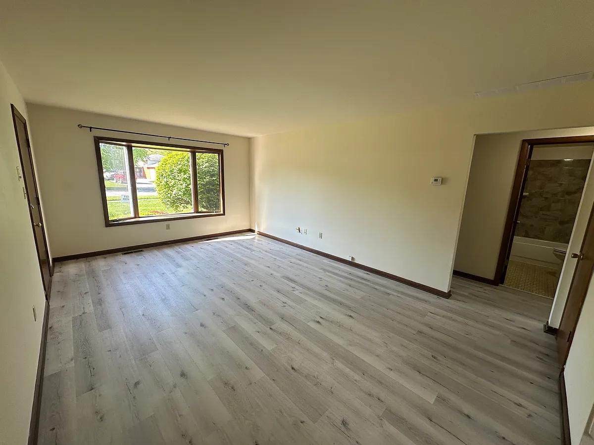 Building Photo - 1243 Brookside Dr #1