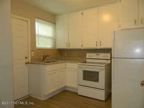 5th image of 3168 Belden Cir