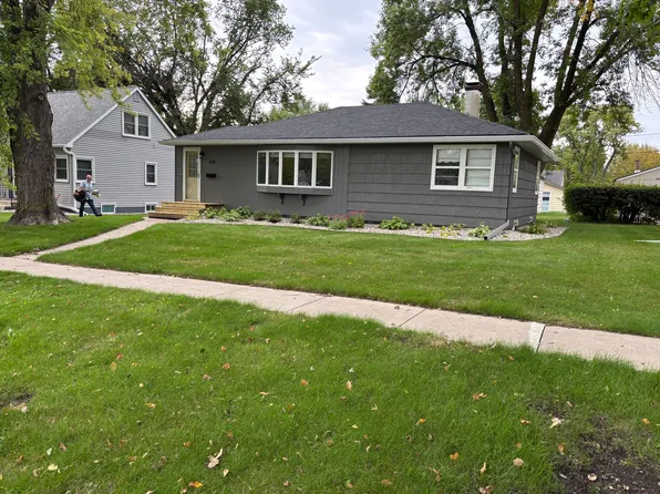 104 S California Ave, Morris, MN 56267