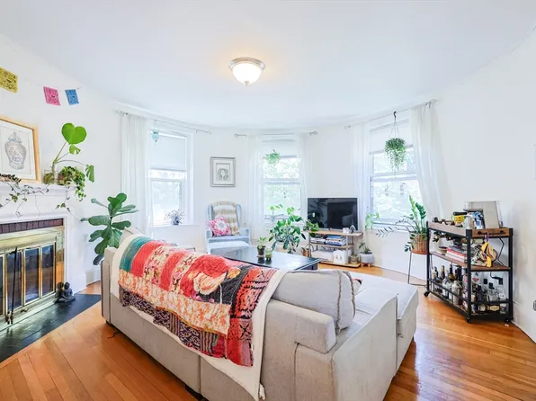 33 Saint Paul St APT 3, Brookline, MA 02446