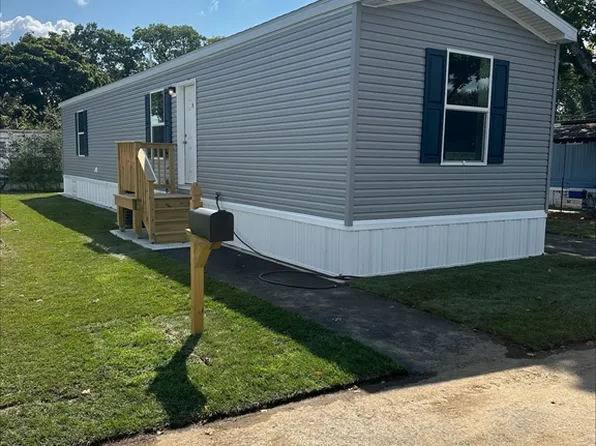 460 Collins #25, Attleboro, MA 02703