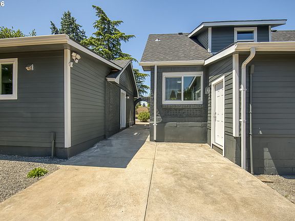 5th image of 750 SE 135th Ave
