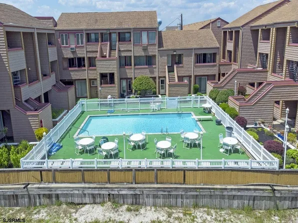 330 42nd St S APT B15, Brigantine, NJ 08203