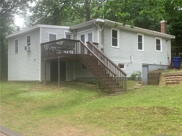 25 Pine St, Ellington, CT 06029