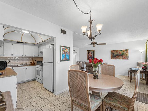 5th image of 4019 CAMBRIDGE A