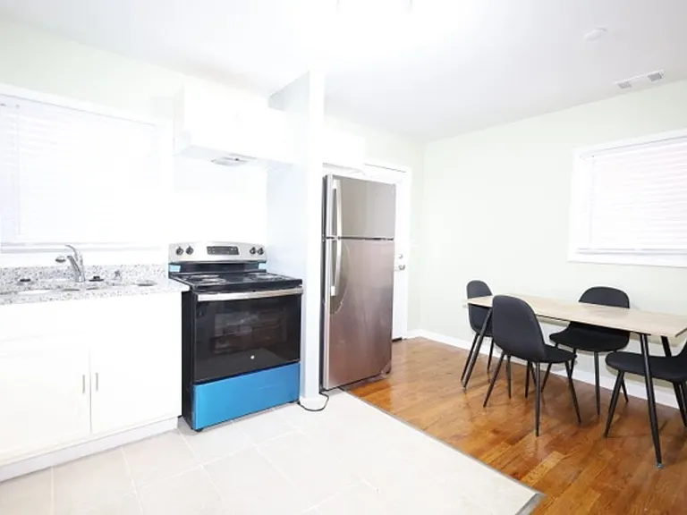2202 Dering Cir NE #1 — Photo 13