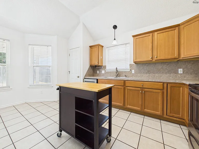 5516 Chinaberry Dr — Photo 15
