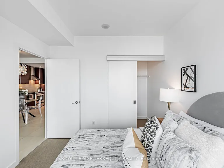 1 Market St #1410 — Photo 12