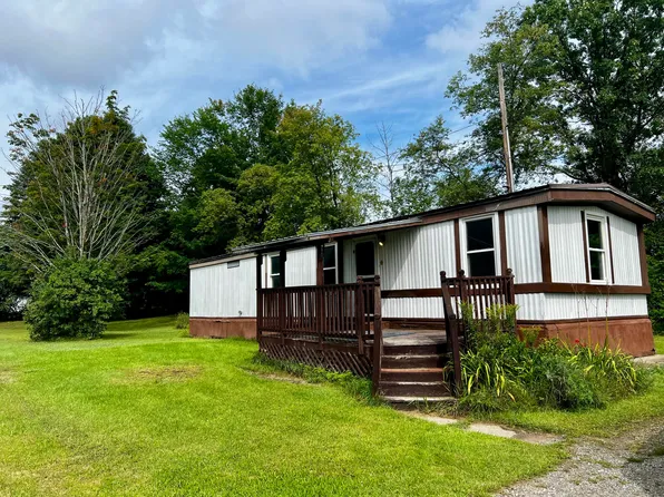 10 Miller Rd, Mooers Forks, NY 12959