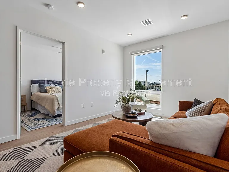 The E at 1016 NW 67th Street — Photo 55