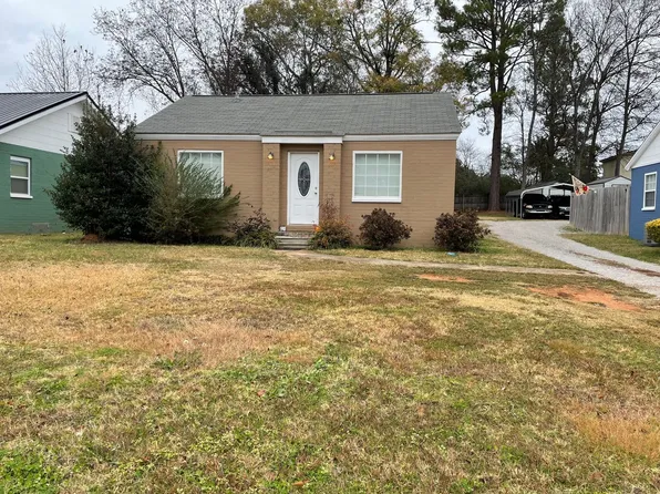 919 College St, Moulton, AL 35650