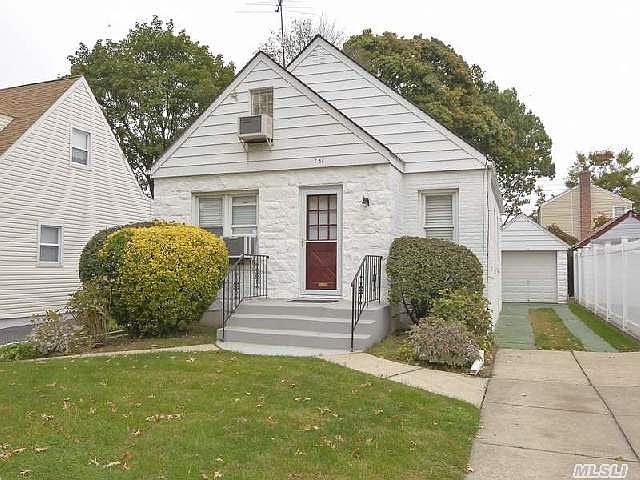 1st image of 731 Leggett Pl
