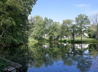 122 Parsonage Rd, Greenwich, CT 06830