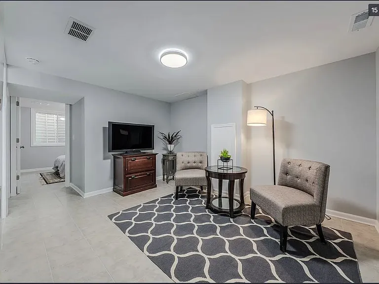 423 S Westmore Ave #3 — Photo 7
