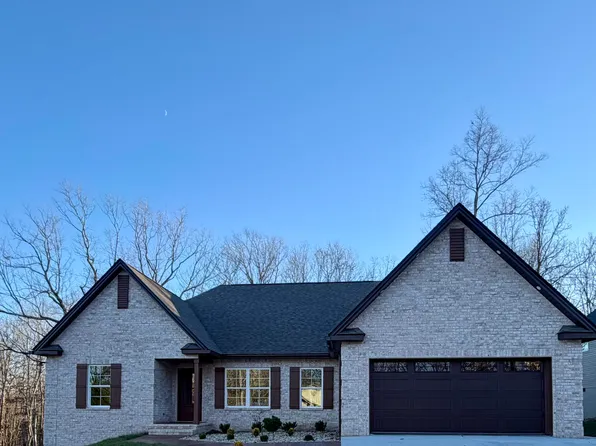 630 Lakeview Dr, Crossville, TN 38558