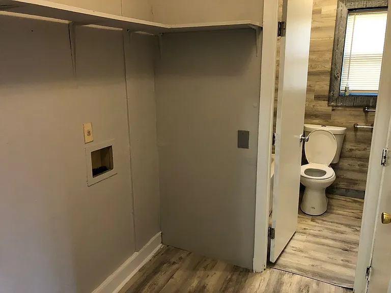 493 Southern St — Photo 11