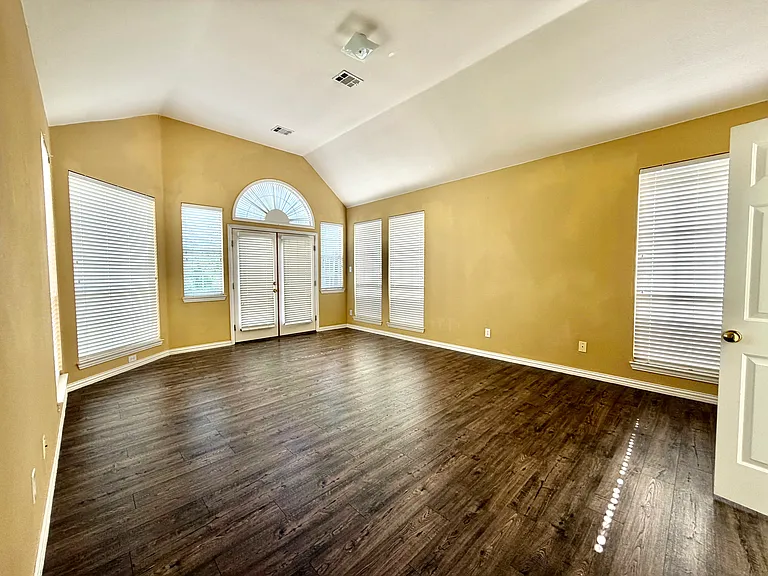 525 Salisbury Dr — Photo 21