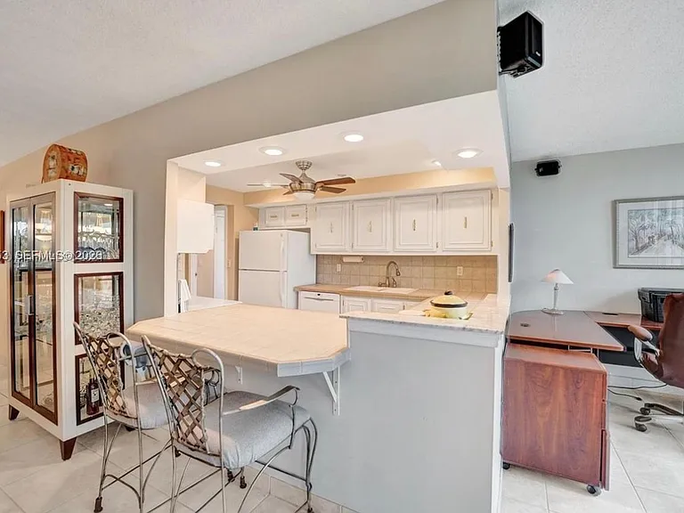 601 Three Islands Blvd #205 — Photo 6