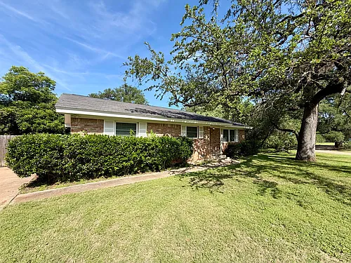 3310 Macarthur Dr Photo 1