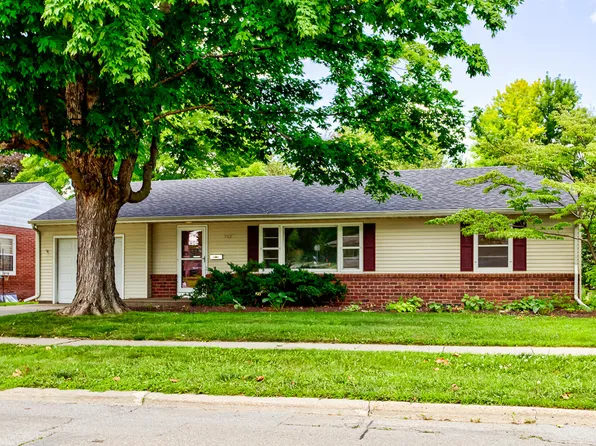 913 16th St, Ames, IA 50010