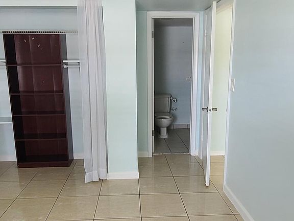 1st bedroom has jack and Jill bathroom.