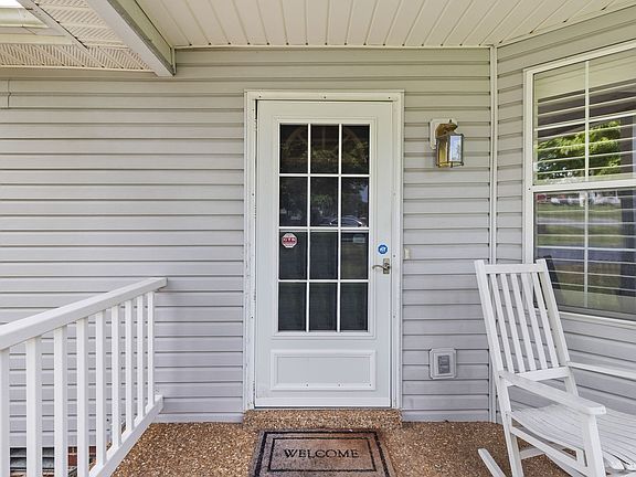 4th image of 119 Robert Ave