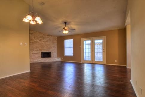 2nd image of 1006 Chapel View Dr