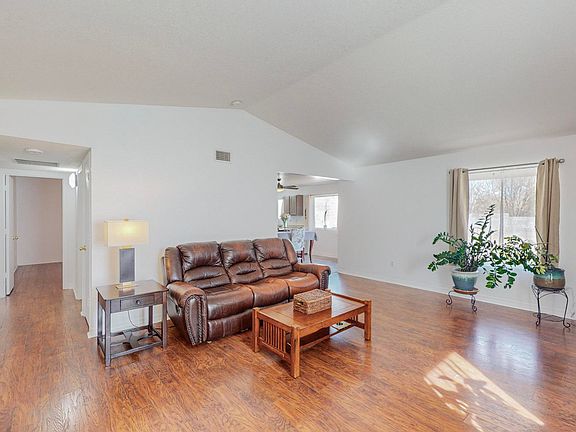 4th image of 10516 Napoli St NW