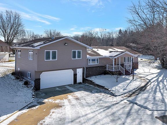 4th image of 2809 N La Salle Dr