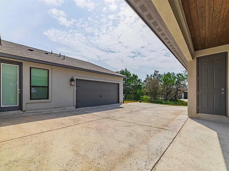 104 Lazy Oak Pl — Photo 13