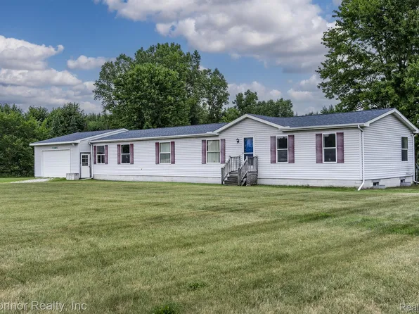 1070 Burns Rd, Smiths Creek, MI 48074