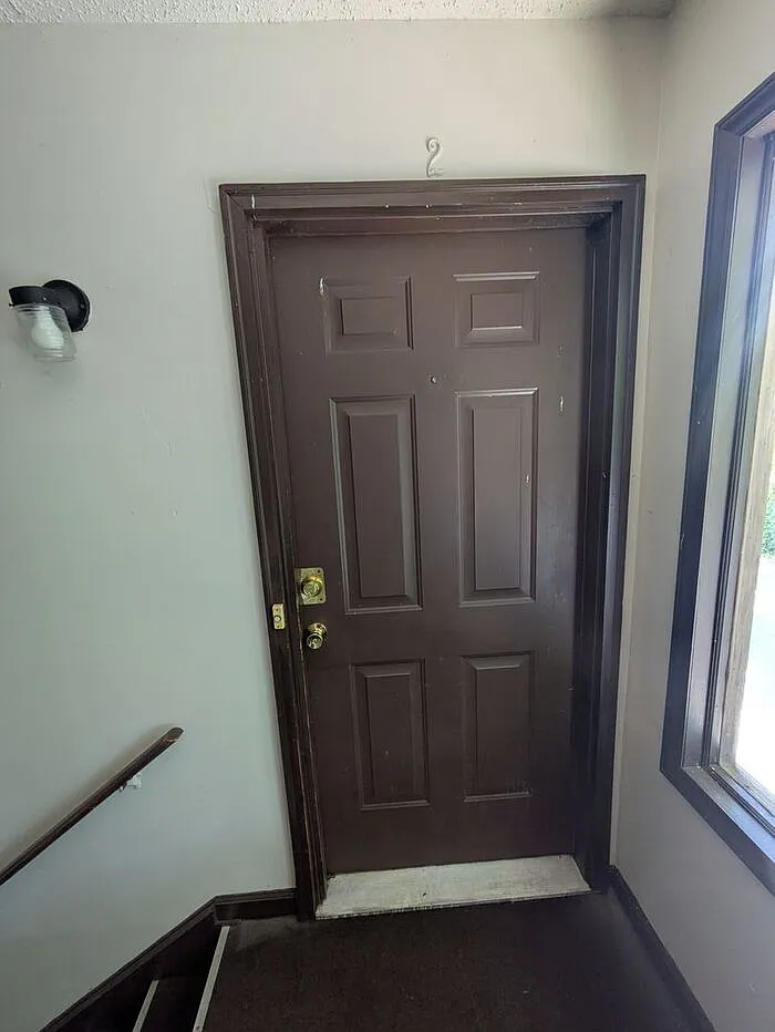 1 bed, 1.0 bath, $795 — Photo 2