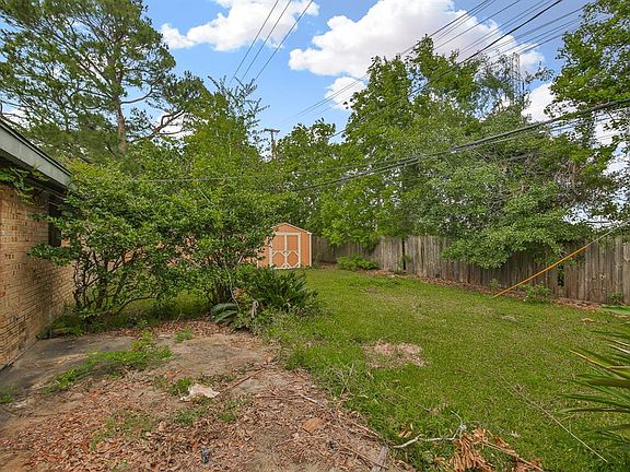 3rd image of 9605 Greenwillow Dr