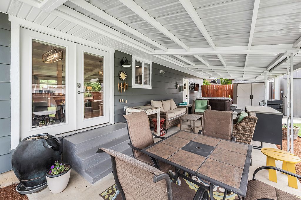 3105 N 6th St - Property Image