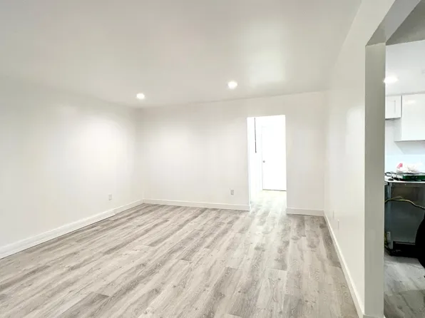 2601 W Orion Ave, Santa Ana, CA 92704
