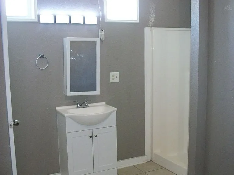 340 McKinley Ave #1 — Photo 4