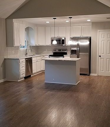 4th image of 11237 Lark Ave