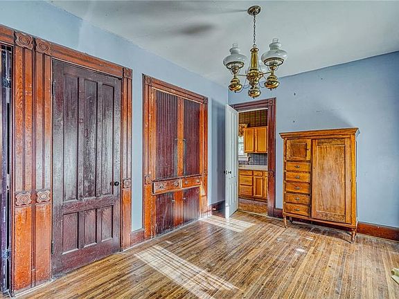 5th image of 3989 Buffalo St