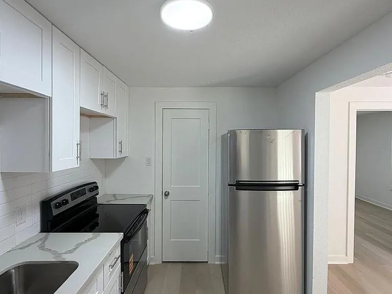201 Lowery Dr #103 — Photo 5