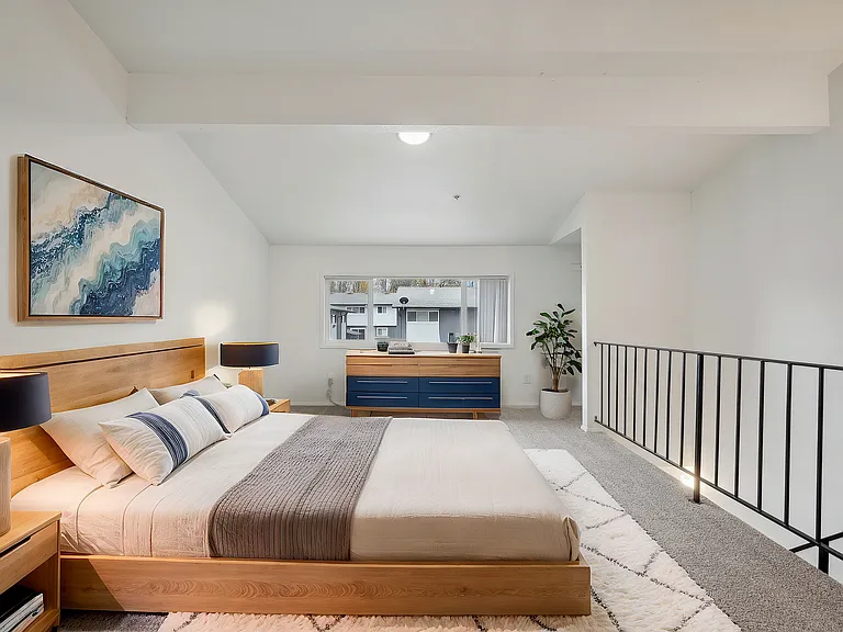 Alturas Vose Townhomes — Photo 10