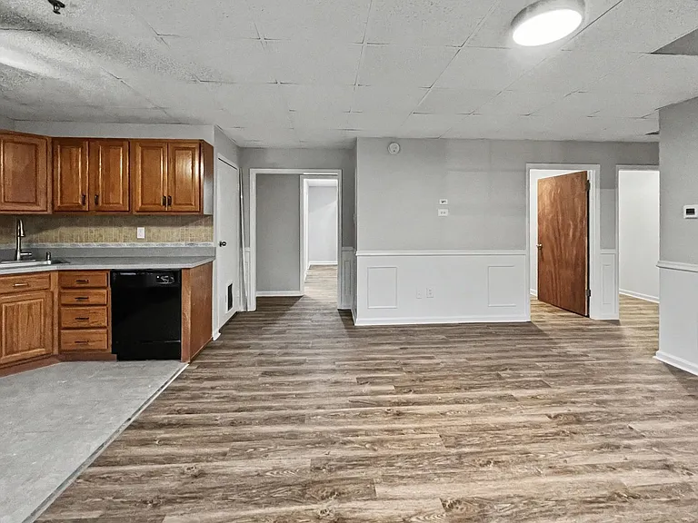 829-833 Conestoga Rd — Photo 32