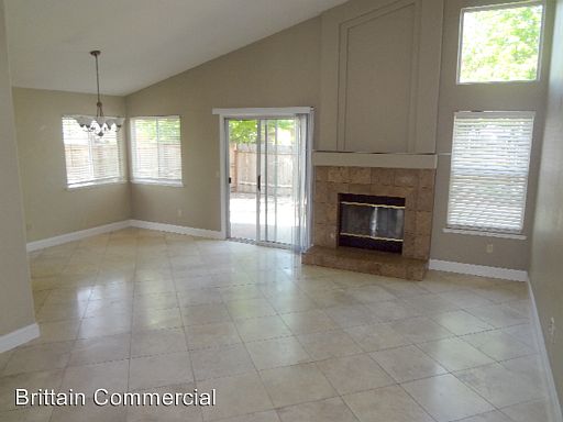 2nd image of 1425 Calle Las Casas