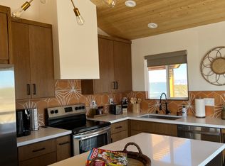 425 Bowman Trl, Landers, CA 92285