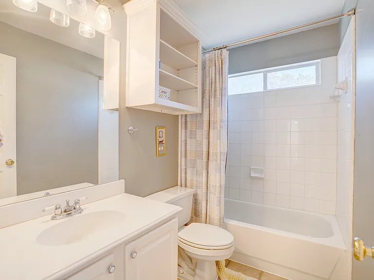 9504 Rodeo Dr — Photo 10