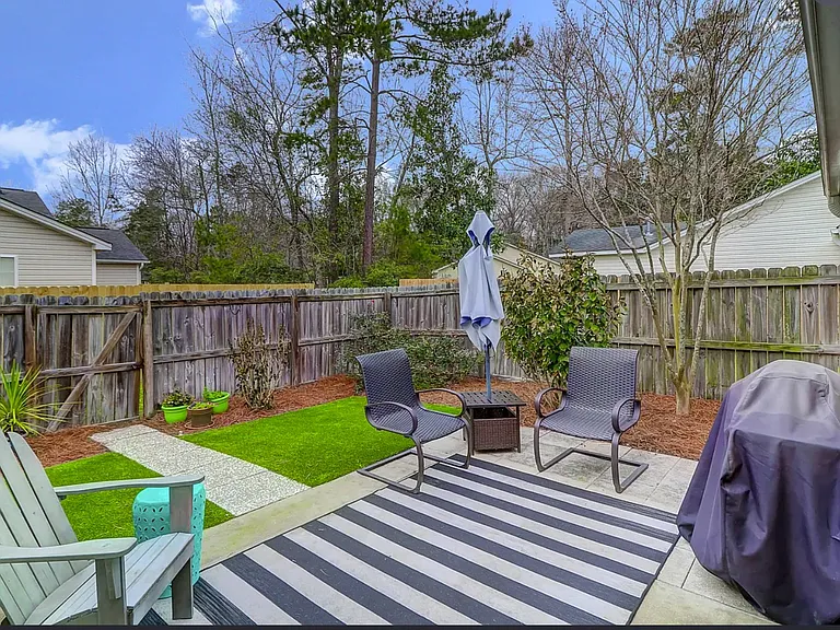 1691 Dexter Ln — Photo 17