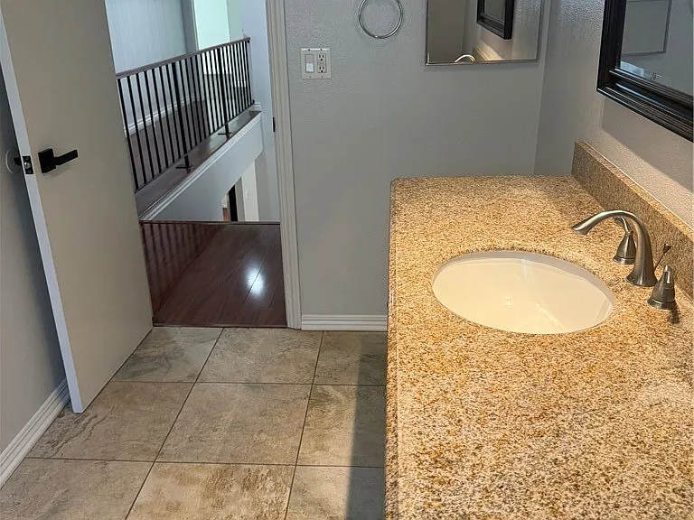 17323 Grayland Ave — Photo 25