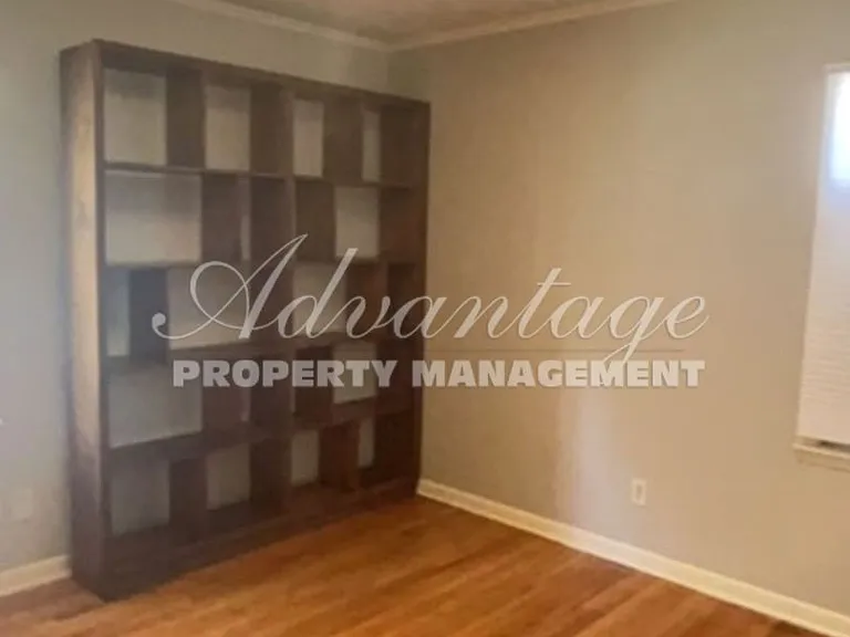1552 Delmont Rd — Photo 9