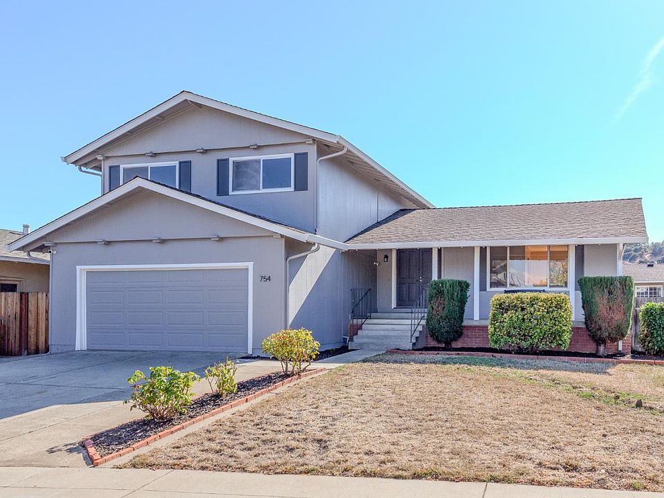 1st image of 754 Almeria Dr