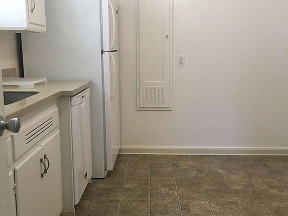 4th image of 337 W Spain St