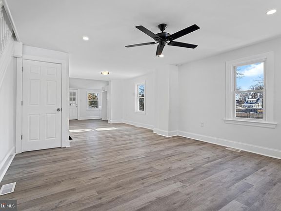 4th image of 31 Wildwood Ave